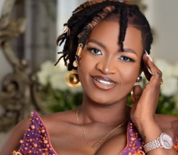 Ayisha Modi breaks down in tears on Instagram live