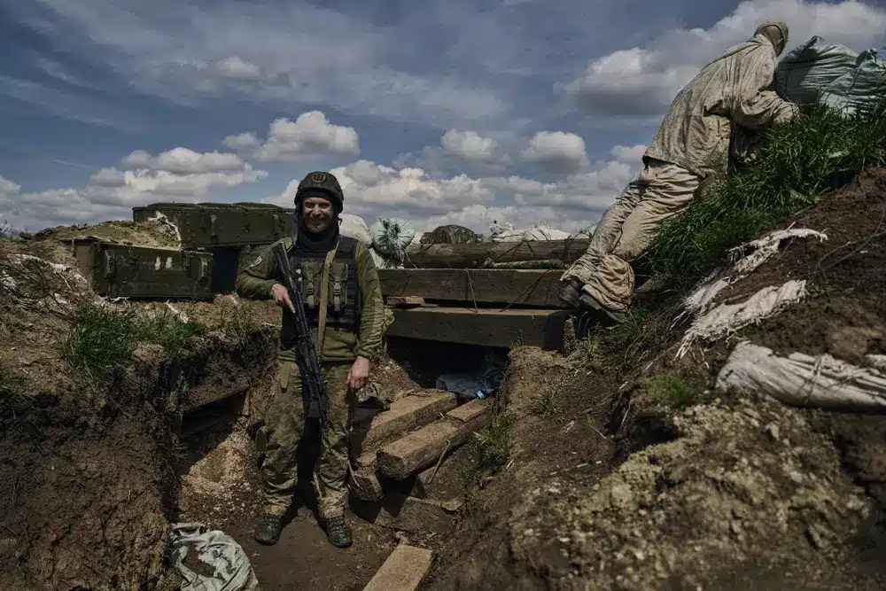 Russian military strike a Ukrainian museum, leaving 1 dead and 10 injured