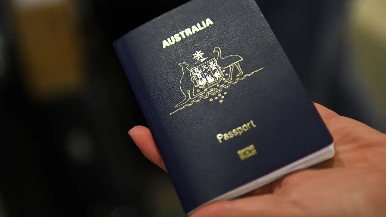 Australia makes it easier for New Zealanders to obtain citizenship
