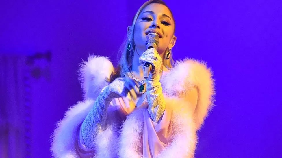 I’m sorry – Ariana Grande apologises to ‘Mistress of the Dark’ Elvira for rude behaviour