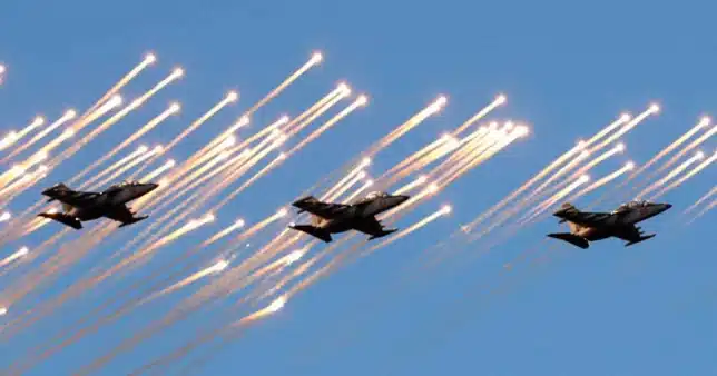 Ukrainian soldiers escape death as Russian rocket fails to detonate