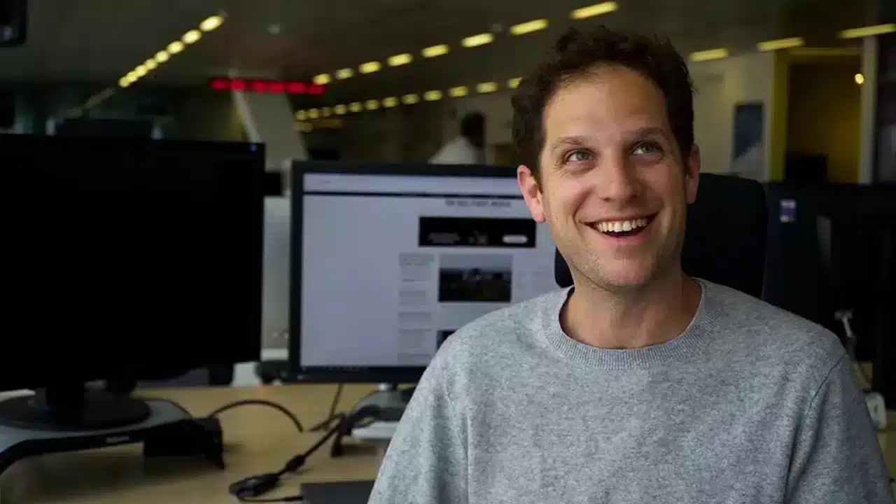 Evan Gershkovich of the Wall Street Journal accused of spying by Russia