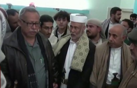 Yemen PM visits survivors of school crush at hospital