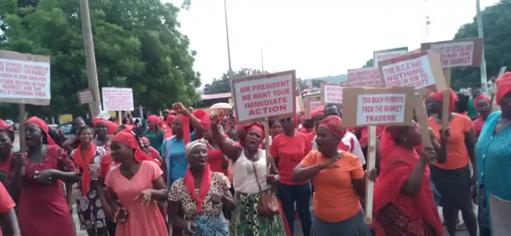 Ho market traders want MCE ousted