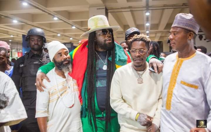Shatta Wale welcomes Gramps Morgan at KIA ahead of album collabo