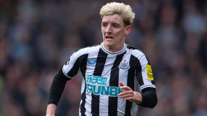 As Gordon returns to Everton, Howe is mindful of pitching him into a cauldron