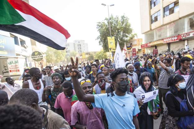 Sudan leaders postpone peace deal to restore civilian rule
