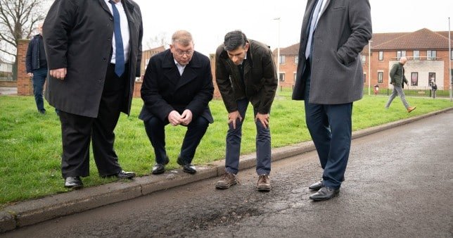 Rishi Sunak worried as a pothole he indicated two weeks ago, still not rectified