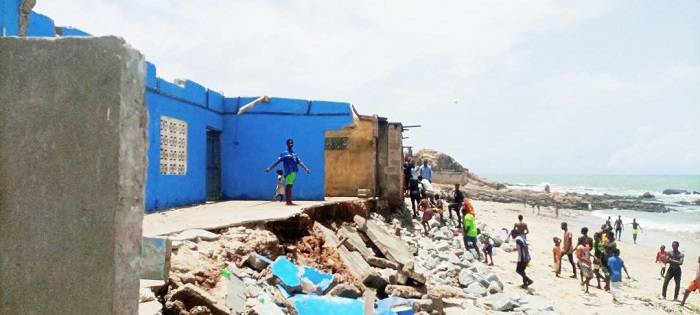 Tidal waves displaces 100 residents at Moree