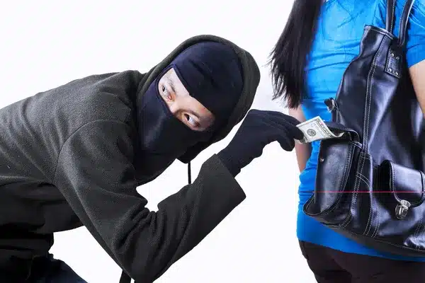 Amanda Cartey writes: A brush with crime; my experience outsmarting a thieving taxi driver