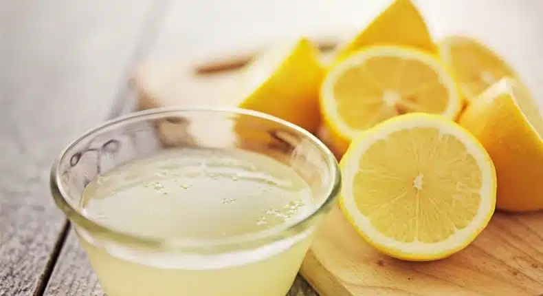 5 healthy benefits of drinking lemon juice daily