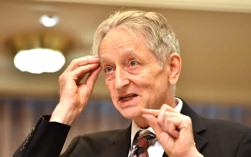 AI chatbots may soon be intelligent more than us – Geoffrey Hinton