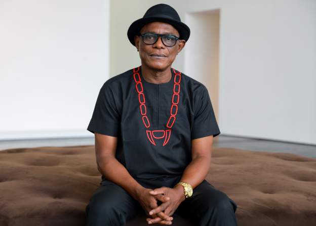 “Man of 1,000 faces”, Samuel Fosso wins top photographic prize