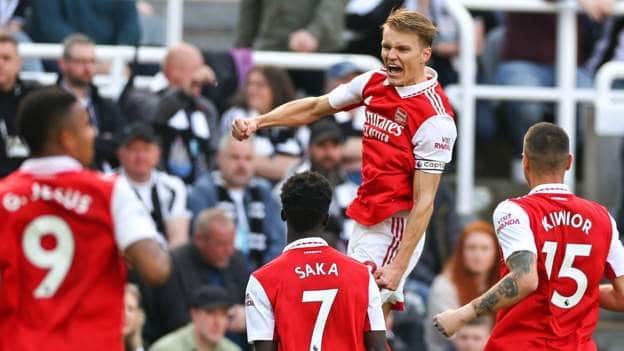Arsenal maintains title aspirations with victory at Newcastle