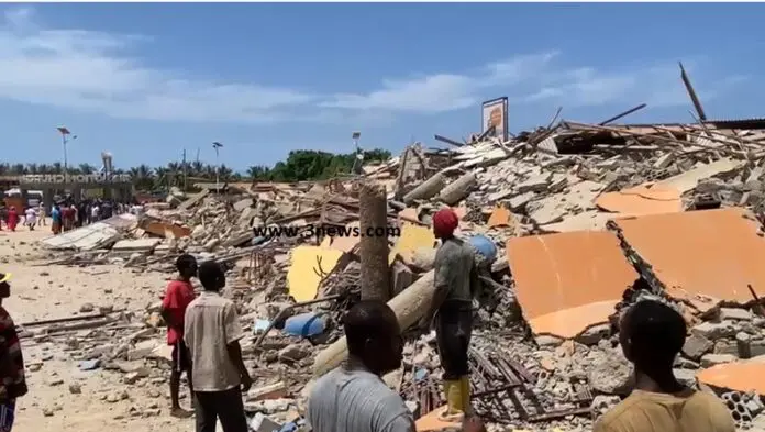 Bortianor: Many feared trapped as three-storey building collapses