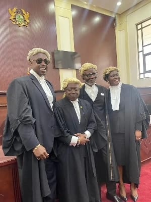 Retired police chief becomes notary public of Supreme Court