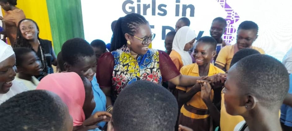 Communications Minister says now is the best time to bridge gender digital gap