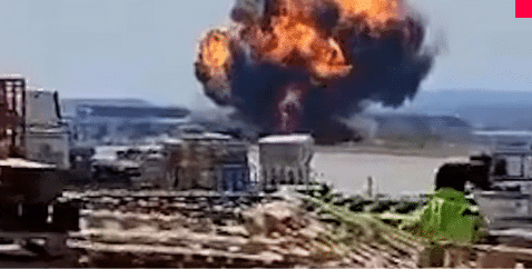 Massive explosion after F-18 fighter jet crashed, landing at a Spanish airbase
