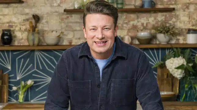 Jamie Oliver and his wife discreetly took in families of Ukrainian refugees for 7 months