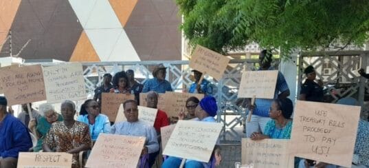 Pensioner Bondholders boycott picketing at Finance Ministry