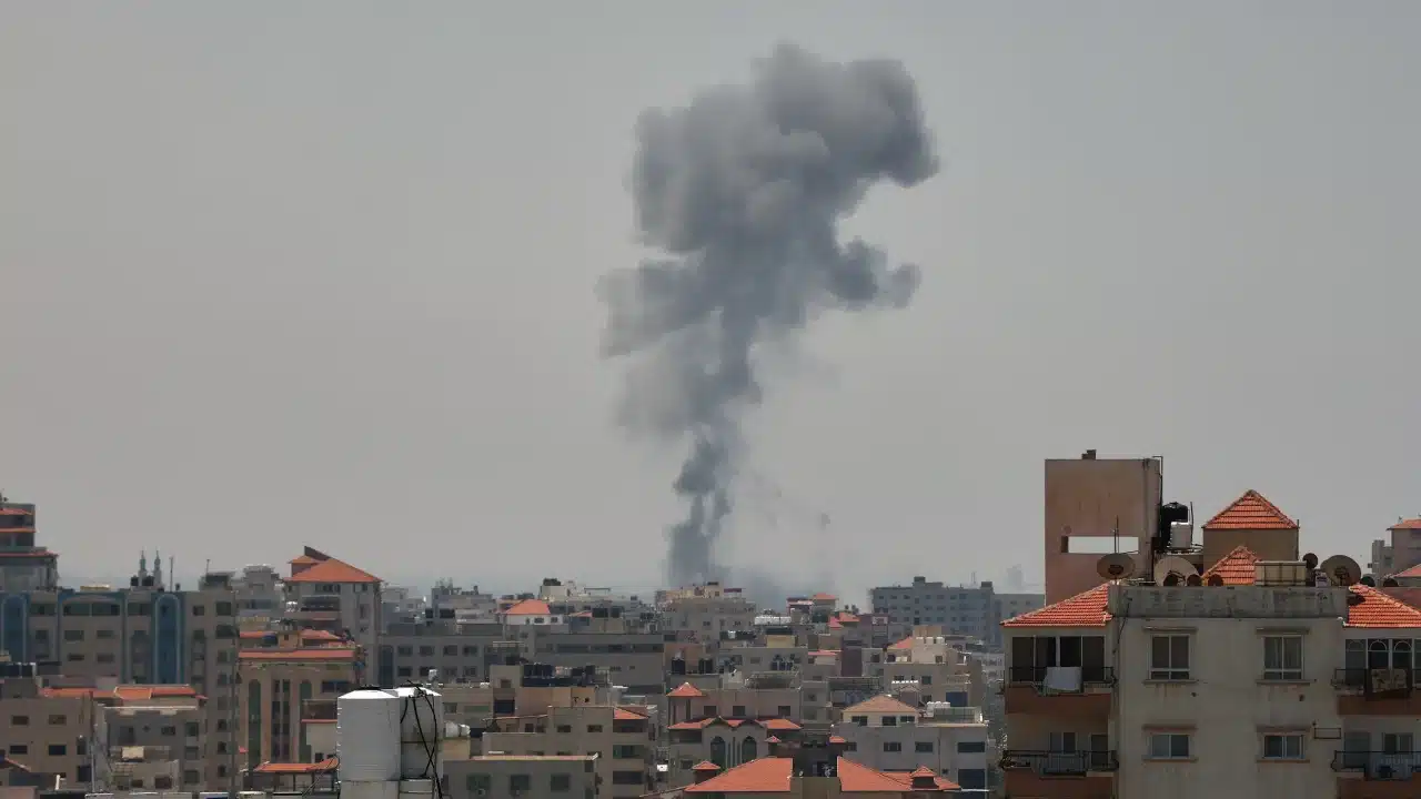 A large number of rockets launched at Israel after deadly airstrikes in Gaza