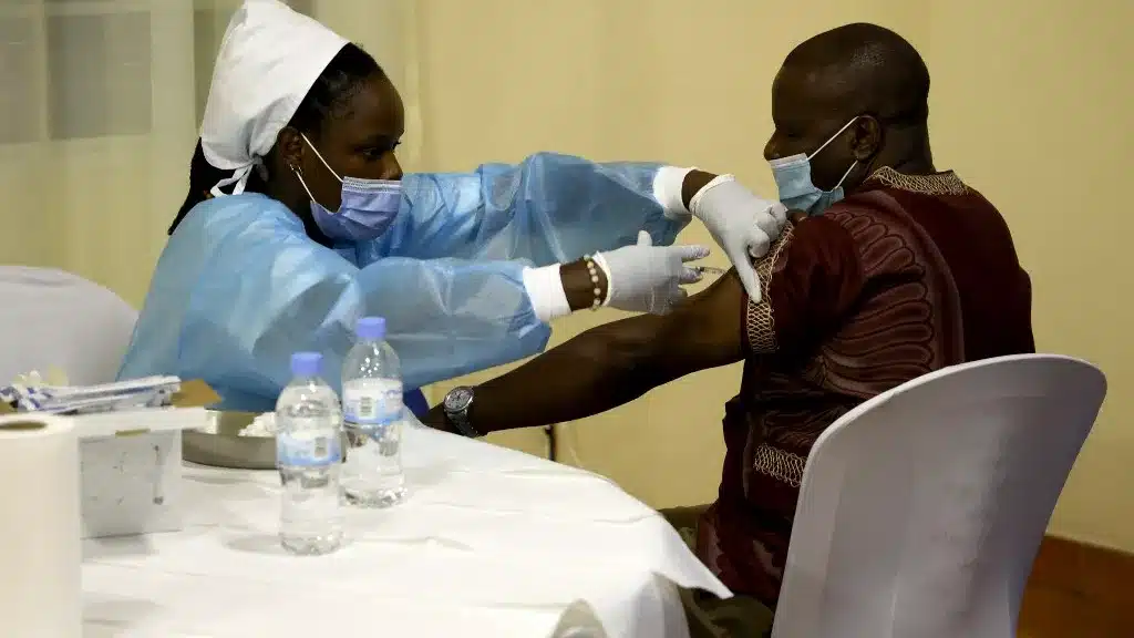 Kigali signs contract to serve as home of African Medicines Agency