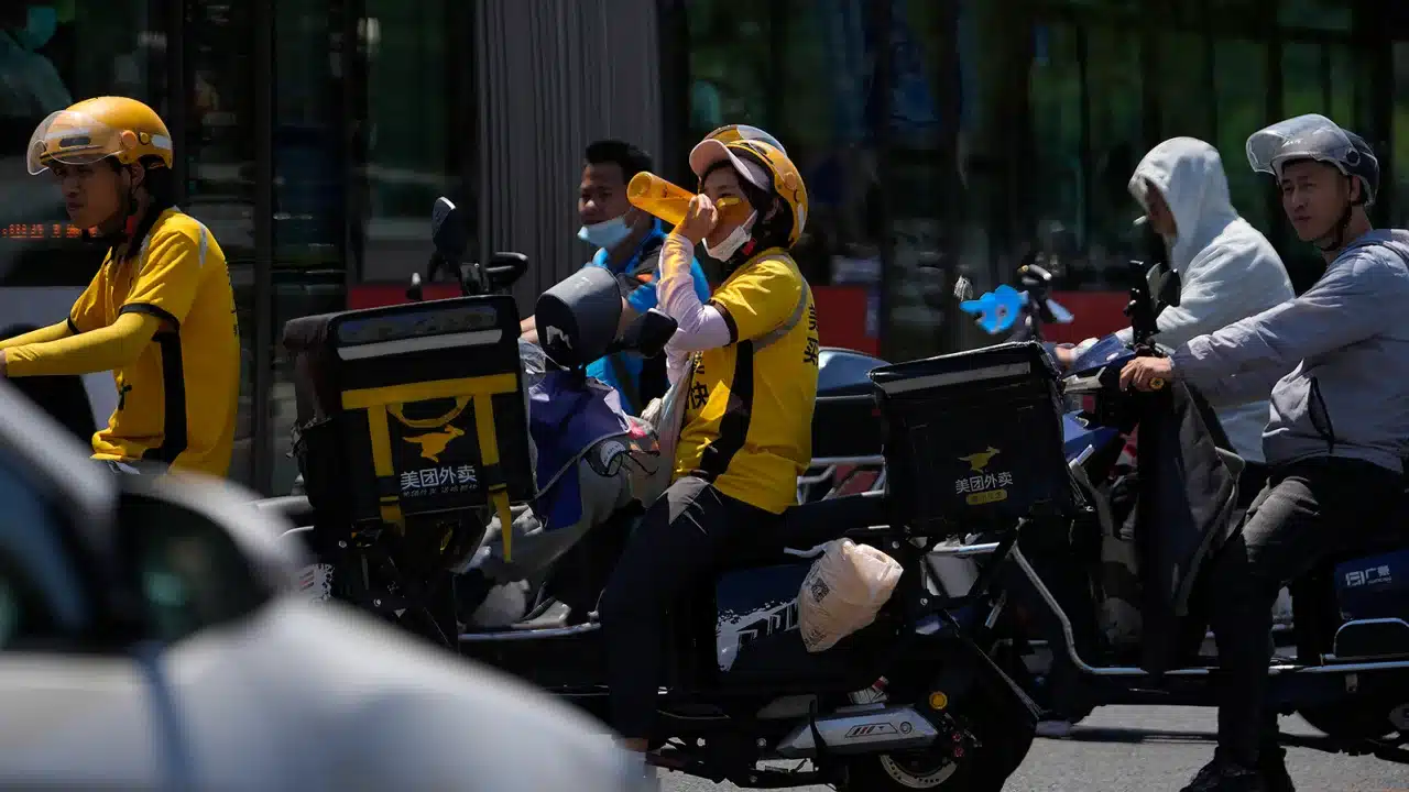 Beijing oppressively hot on the hottest June day ever