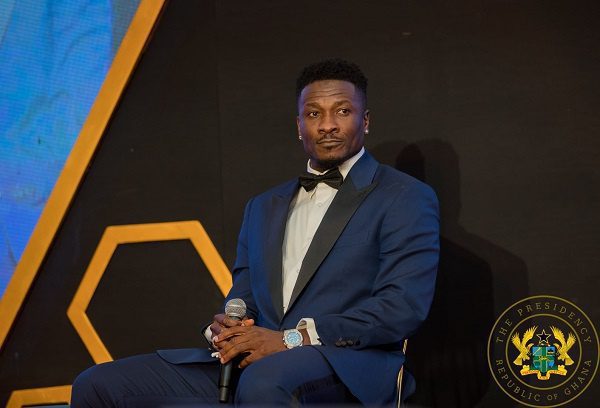 “I’m not a coward like some people” – Asamoah Gyan ‘swears’ to deal with social media detractors