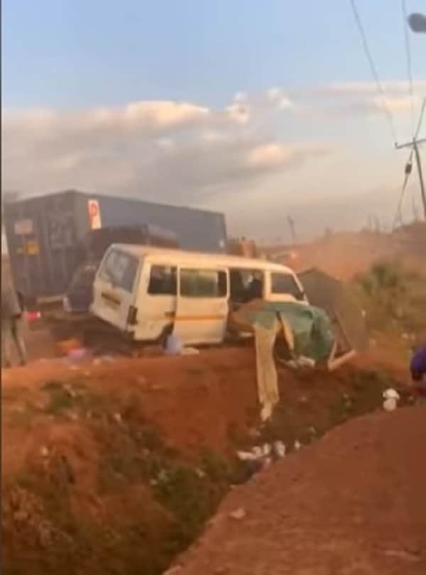 Container trailer crashes into several vehicles at Sokoban