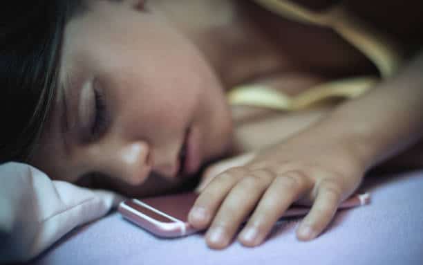 Sleeping with your phone in bed can affect your health, here’s why