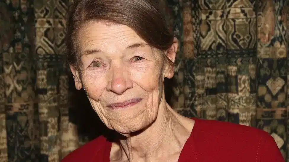 Oscar-winning actress, Glenda Jackson, dies at age 87