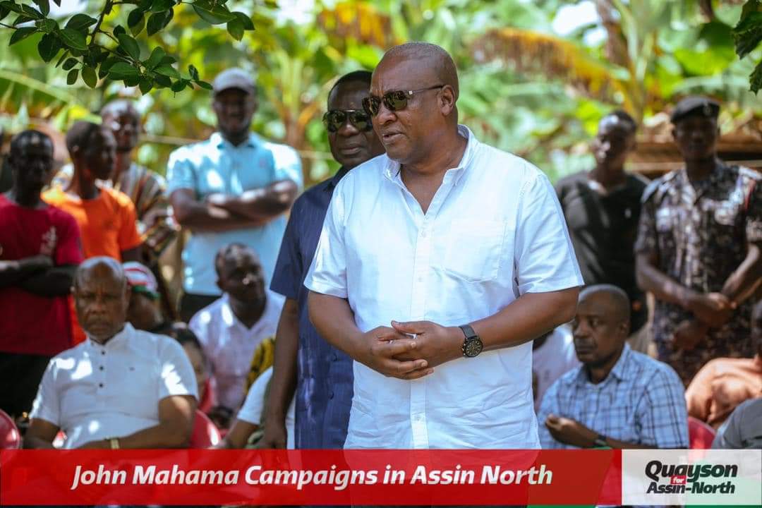 Assin North accident: Mahama gifts bereaved family GHS5k to support funeral arrangements