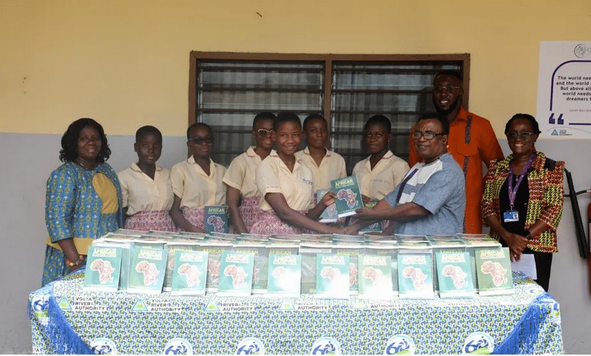 13 second-cycle schools in Eastern region receive 1000 books from GITFiC, VRA