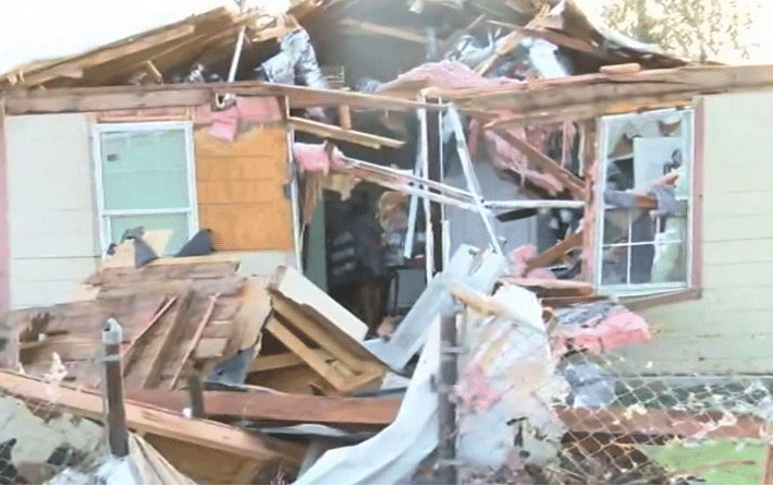 Texas prepares for heatwave following fatal tornado