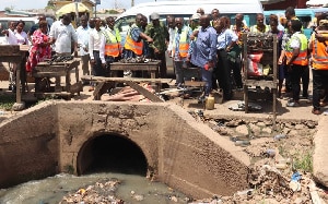 Local Government Minister assesses progress of ongoing desilting works on Accra’s local drains