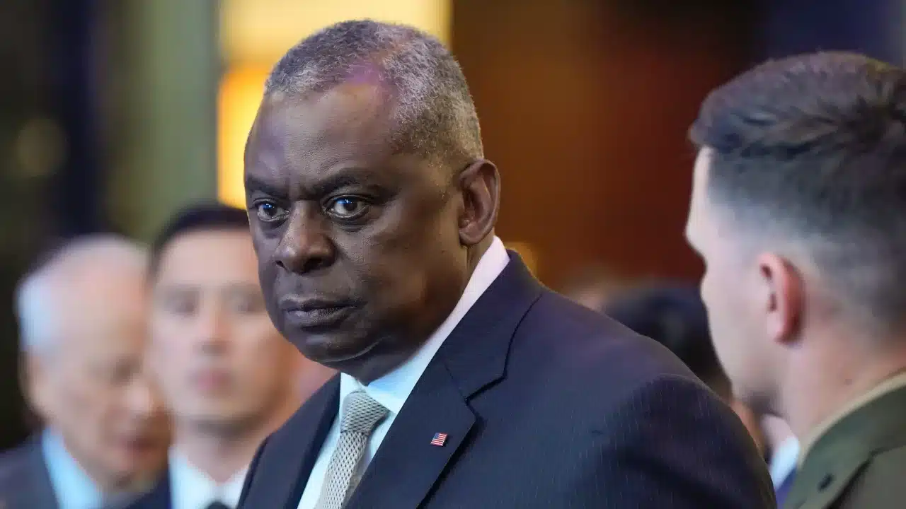 US Defense Secretary warns of devastating Taiwan war, criticizes China at summit