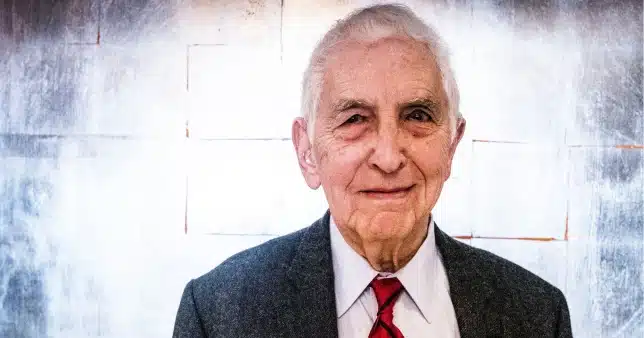 Pentagon Papers leaker who exposed US war crimes in Vietnam War dies