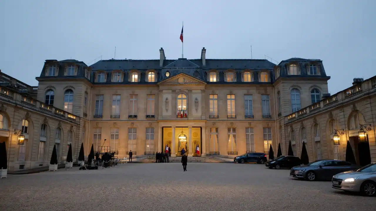 Chopped fingertip was sent to official house of Emmanuel Macron – Paris prosecutor
