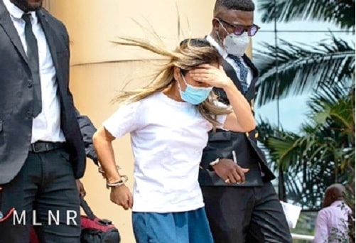 Aisha Huang weeps in court