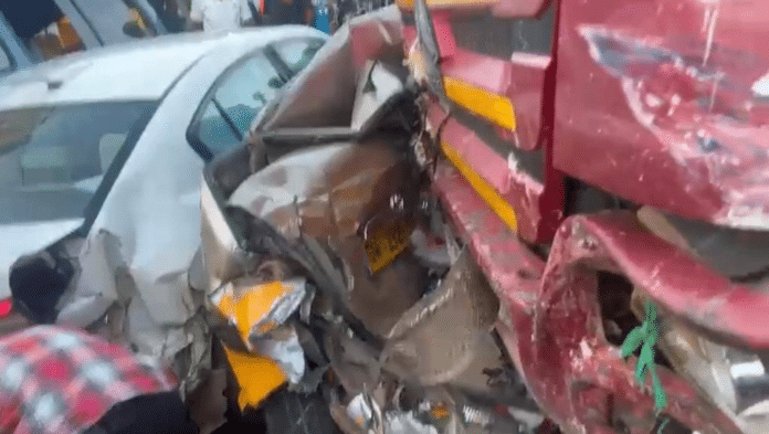 Several people sustained injuries as tipper truck collided with the Asamankese lorry station