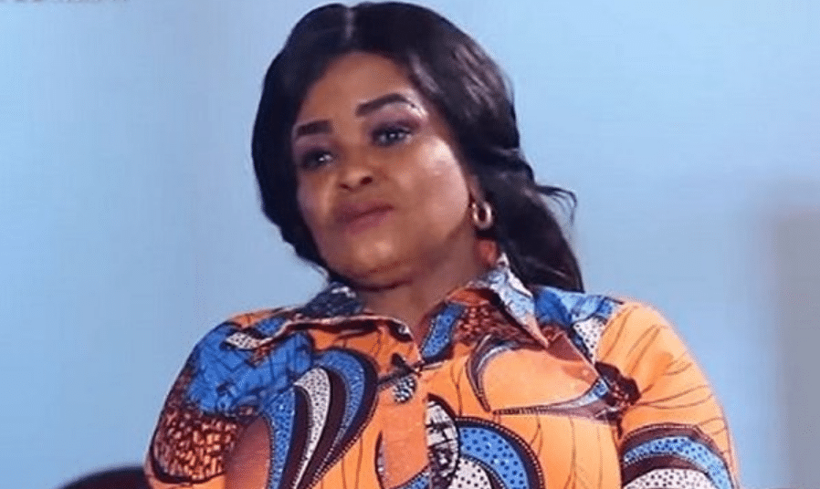 Veteran actress Auntie Bee is open to a relationship