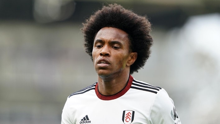 Willian pays a visit to the Nottingham Forest training ground amid links