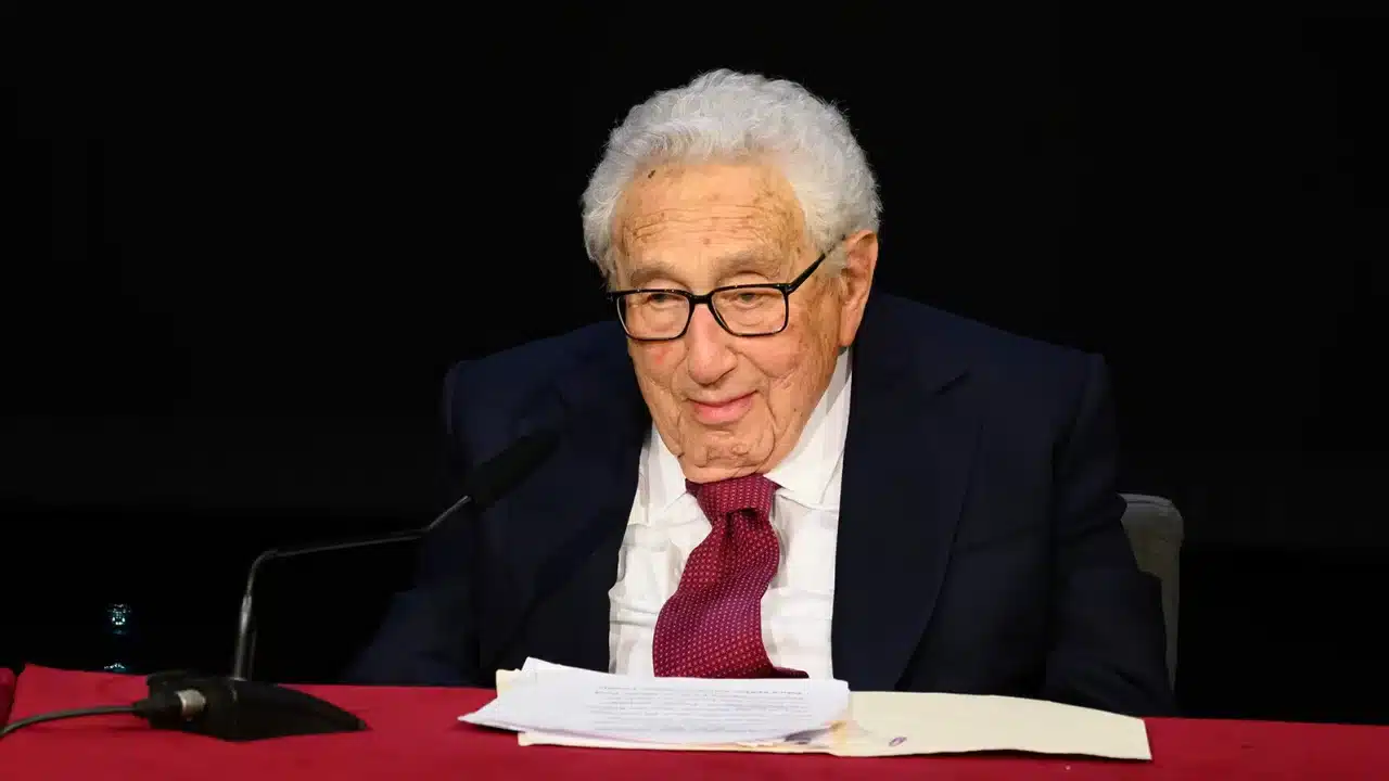 Xi praises Kissinger at a meeting that recalls a time of closer ties