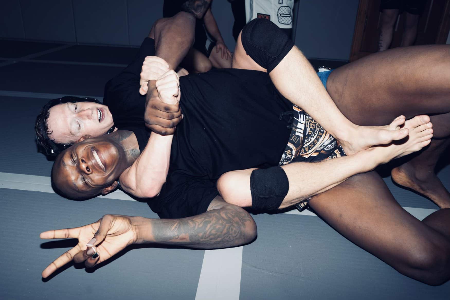 Nigeria’s MMA fighter, Israel Adesanya, trains Zuckerberg for cage match with Musk