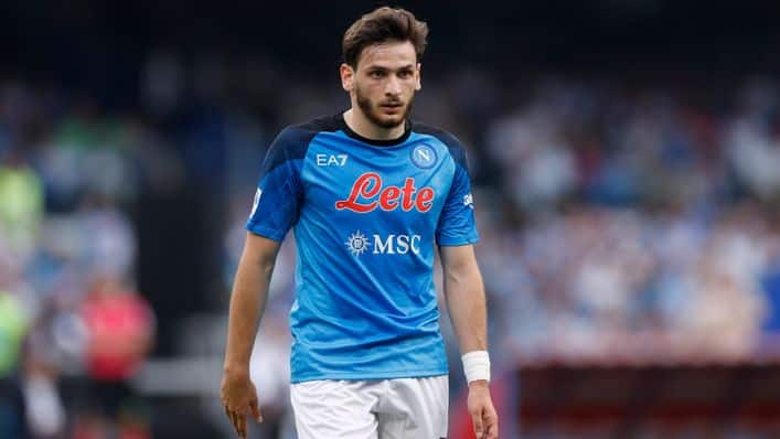 Newcastle United pursues Napoli star Kvara
