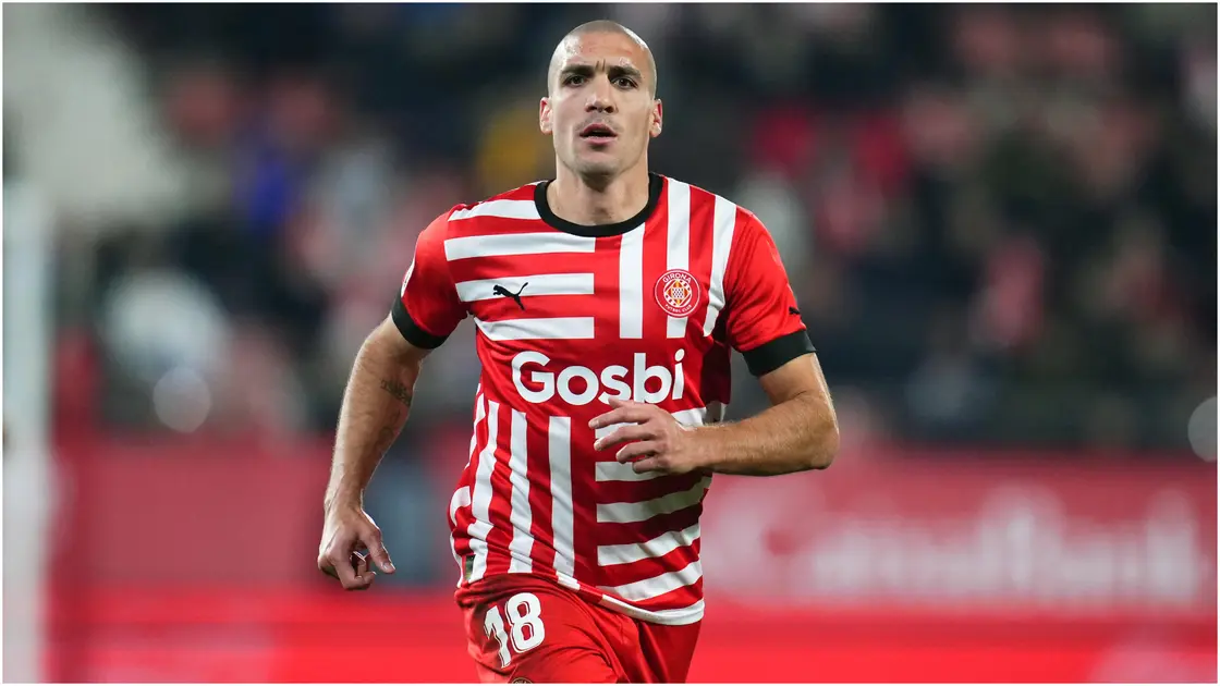 Barcelona poised to sign Premier League midfielder