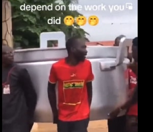 Social media users react to saucepan-shaped coffin