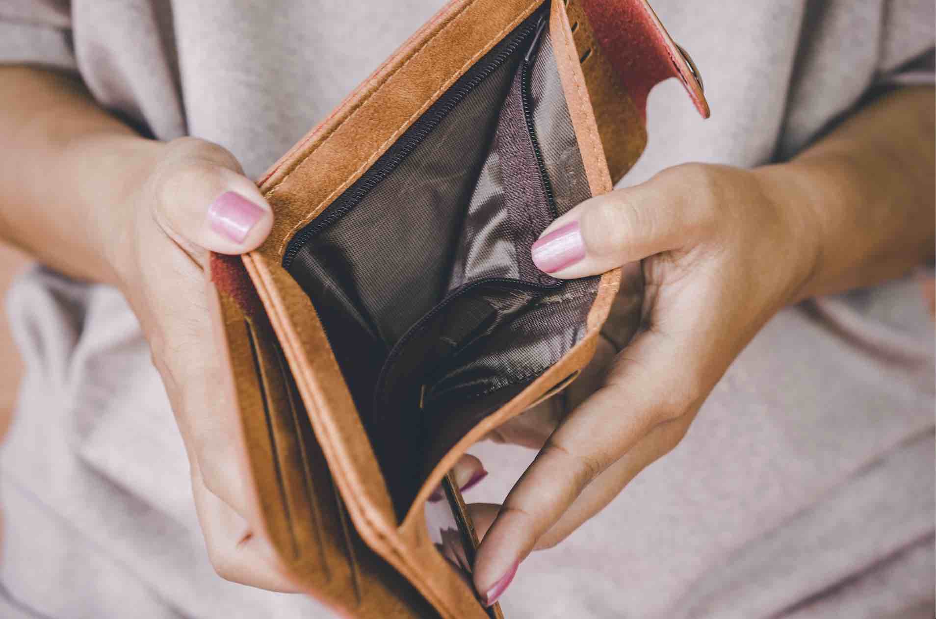 7 Financial Sins: You will be broke if you do these things