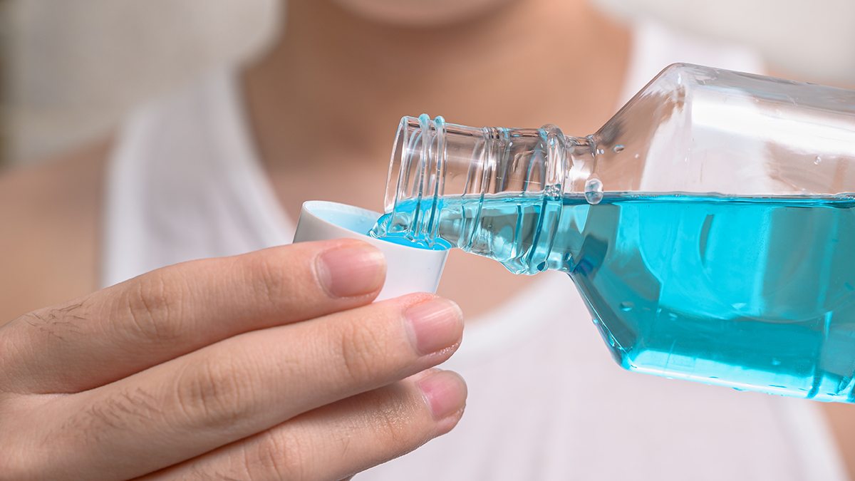 Dangers of using mouthwash for bad breath