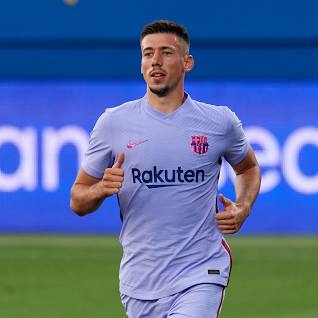 Lenglet finalises Villa loan